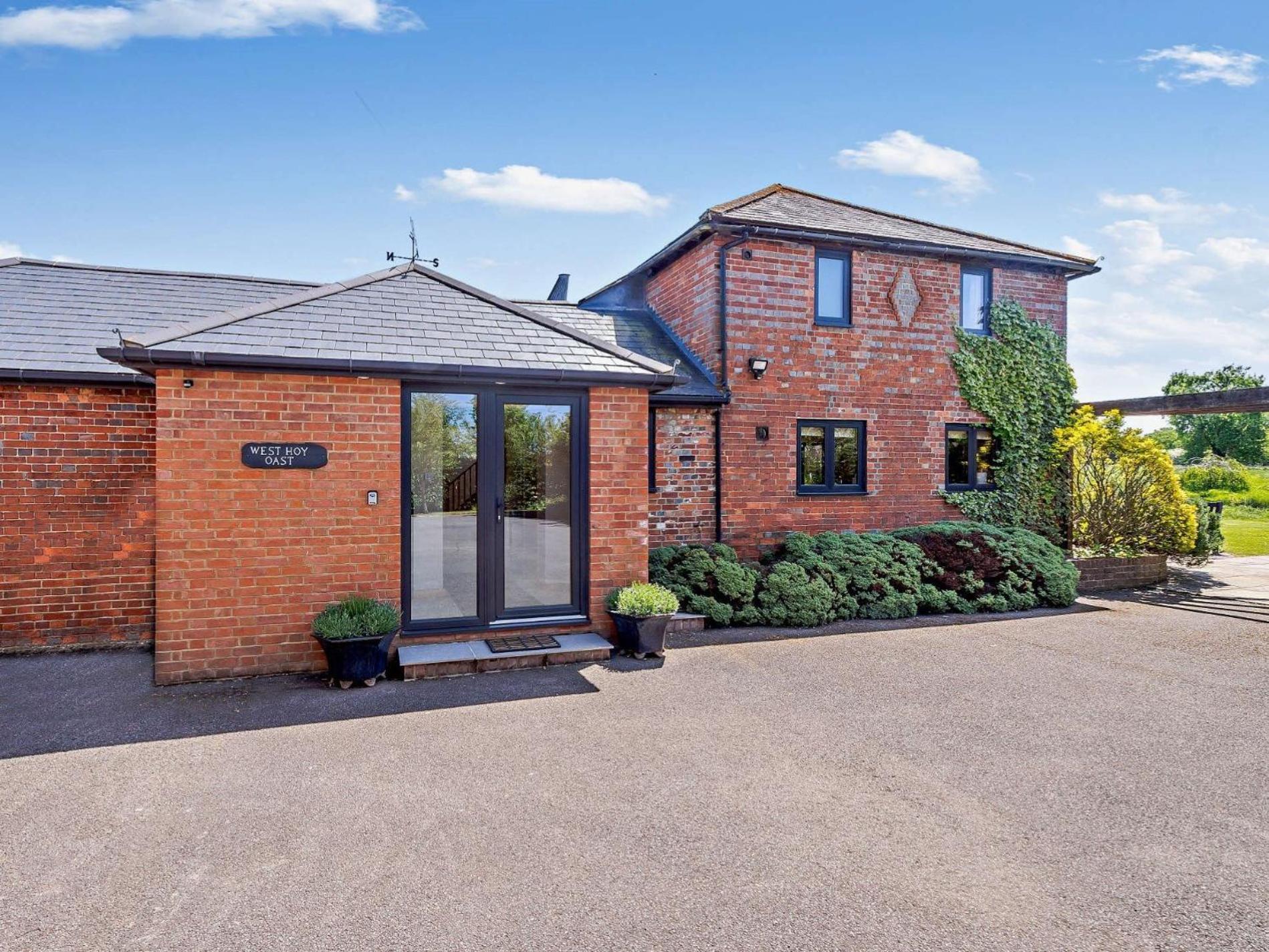 5 Bed In Smarden 76428 Villa Exterior photo